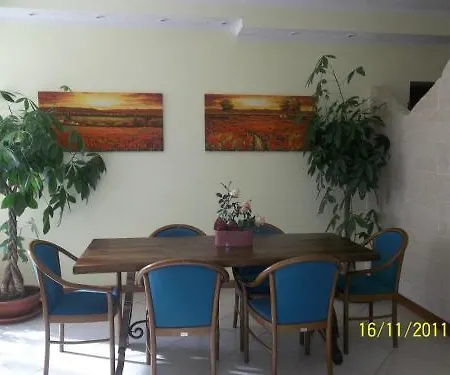 Nicolaj Hotel 3*