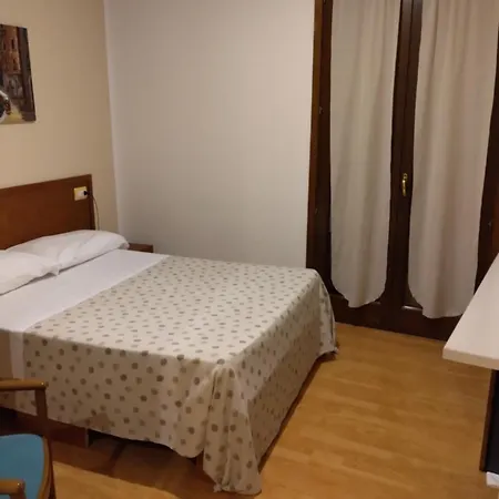 尼古拉酒店 酒店