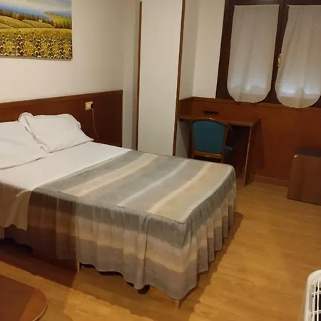 Nicolaj Szálloda 3*