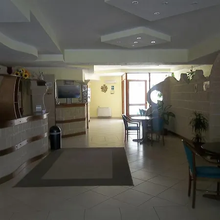 尼古拉酒店 滨海波利尼亚诺