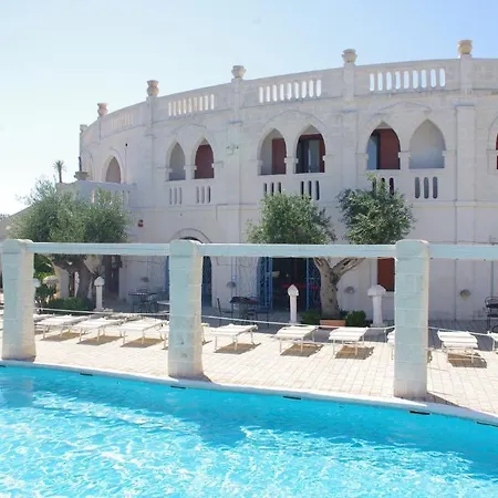 尼古拉酒店 3* 滨海波利尼亚诺