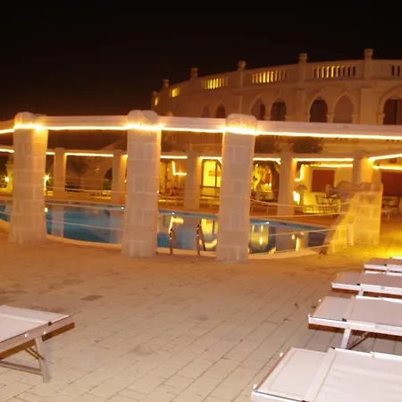 尼古拉酒店 3* 滨海波利尼亚诺