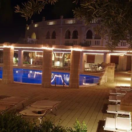 尼古拉酒店 酒店