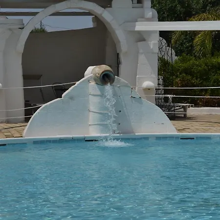 尼古拉酒店 滨海波利尼亚诺